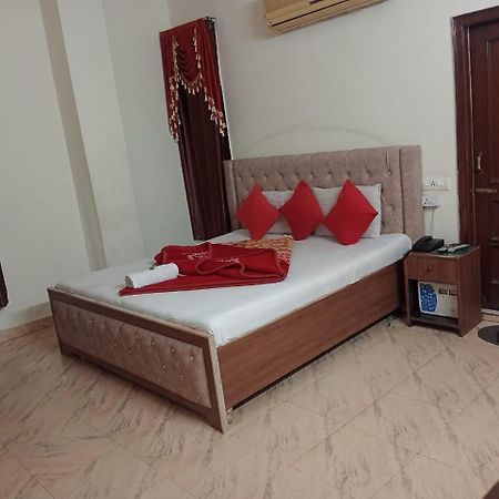 Hotel Holiday Inn Paradise Chandīgarh 외부 사진