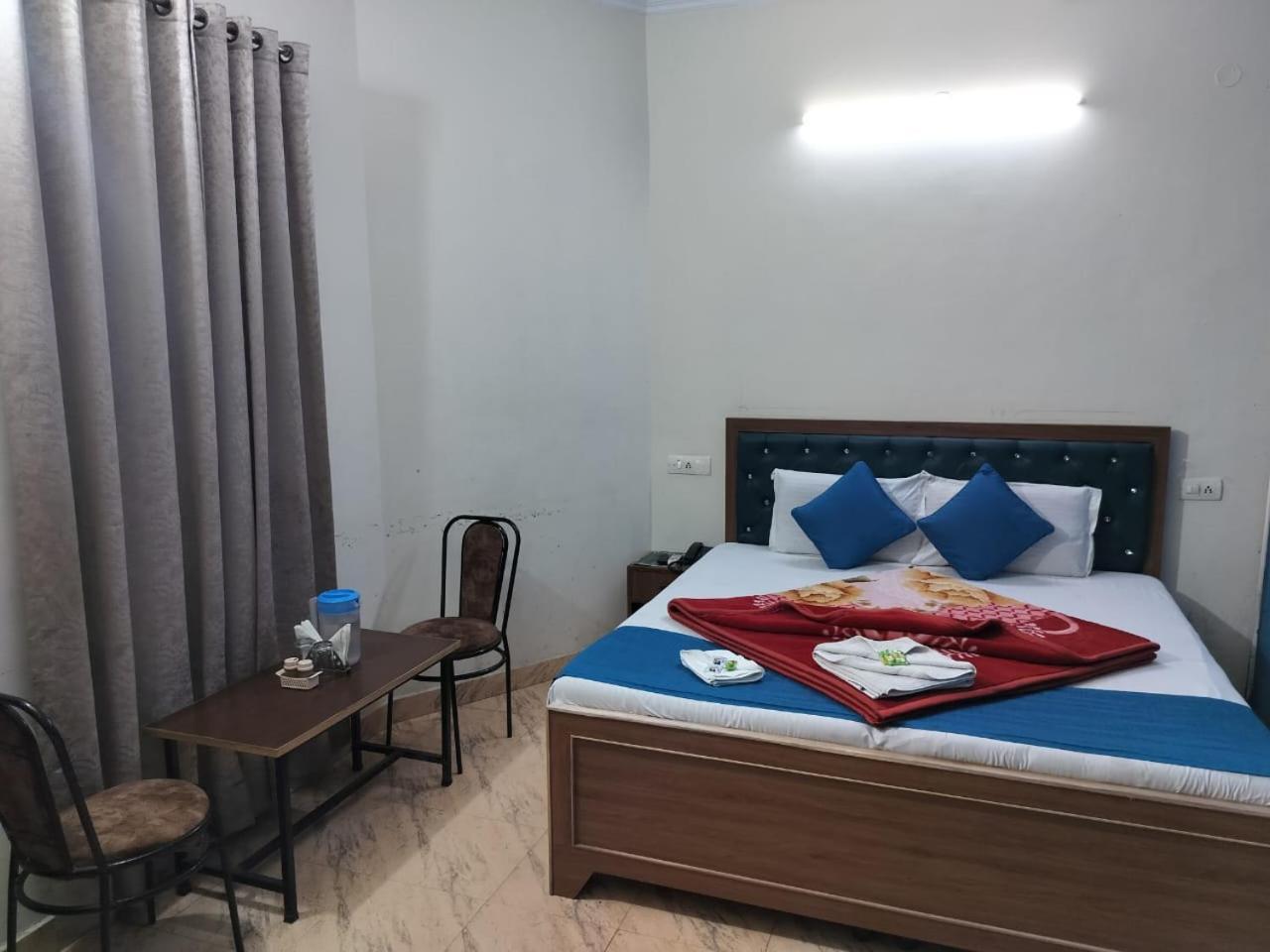 Hotel Holiday Inn Paradise Chandīgarh 외부 사진