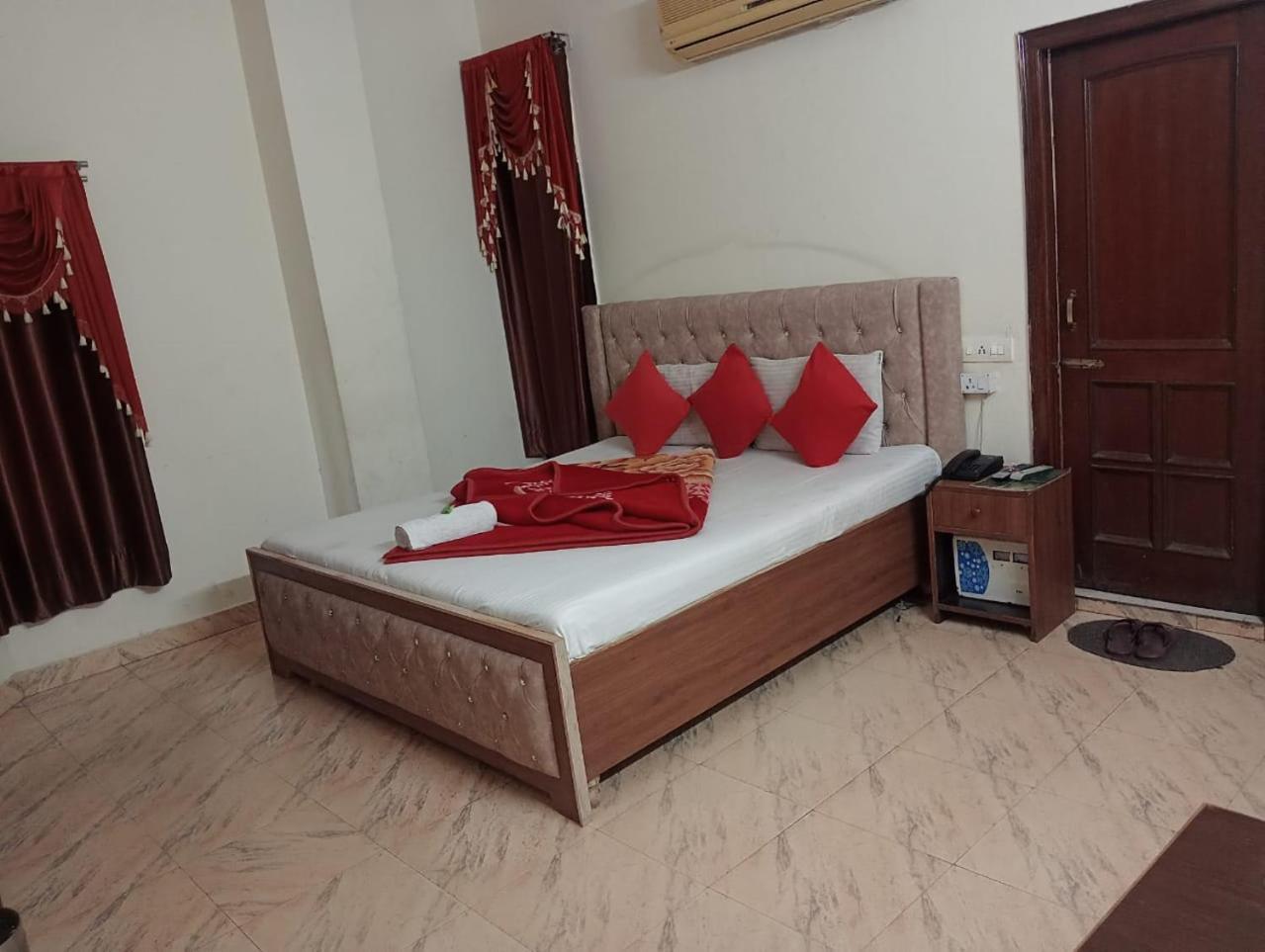 Hotel Holiday Inn Paradise Chandīgarh 외부 사진